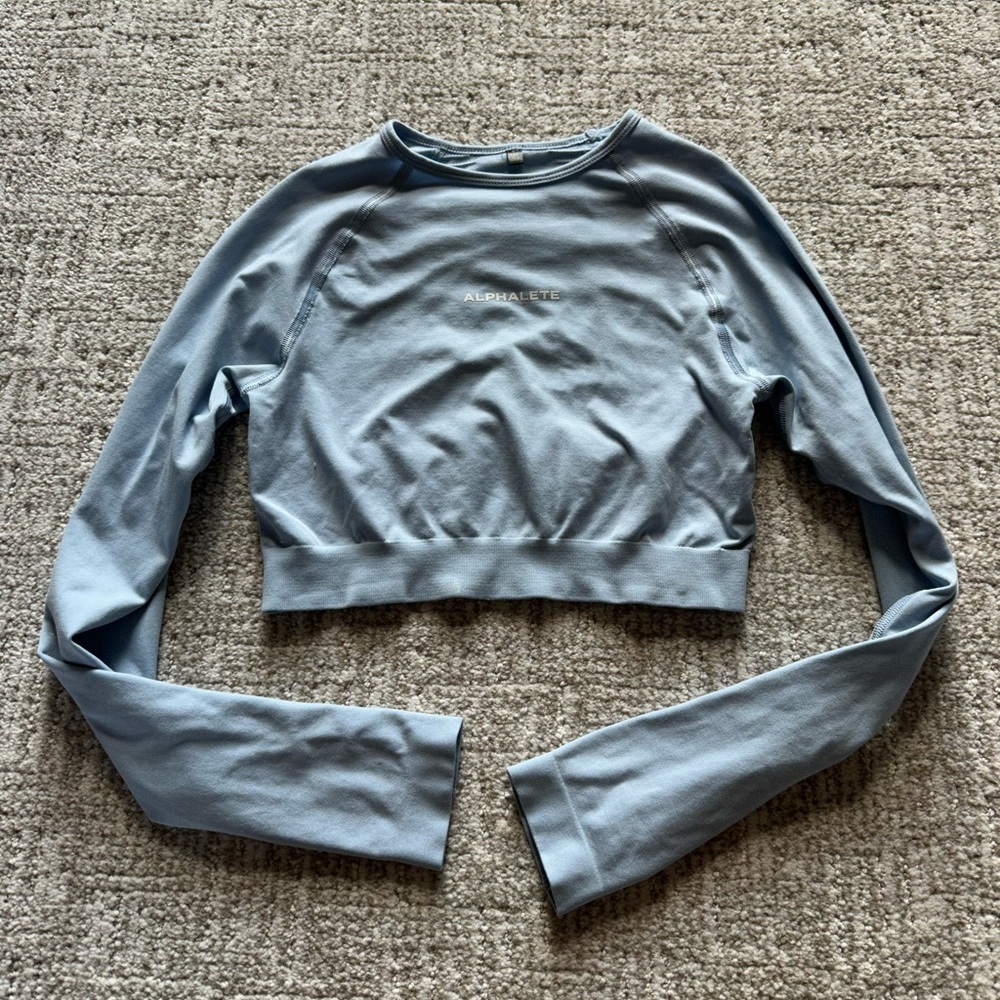 Alphalete Amplify Long Sleeve Crop - Ice Blue